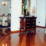 Como combinar rodapé e piso de madeira?